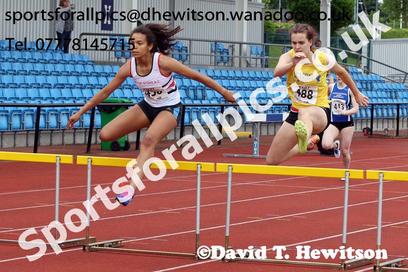 Womens under-20s 400 metres, Northern Championships, Sport City, Manchester. Photo: David T. Hewitson/Sports for All Pics
